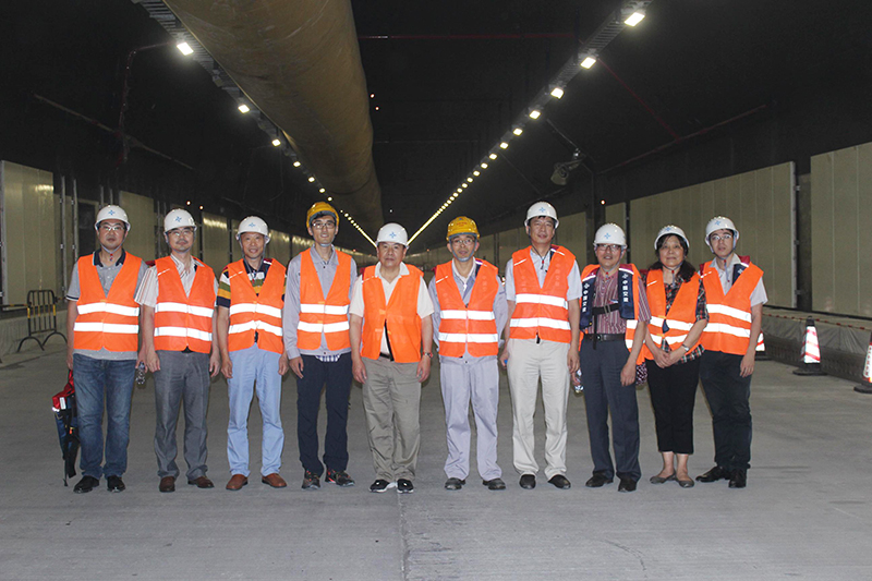 中心技委会主任蒋树屏研究员带队前往港珠澳大桥学习交流