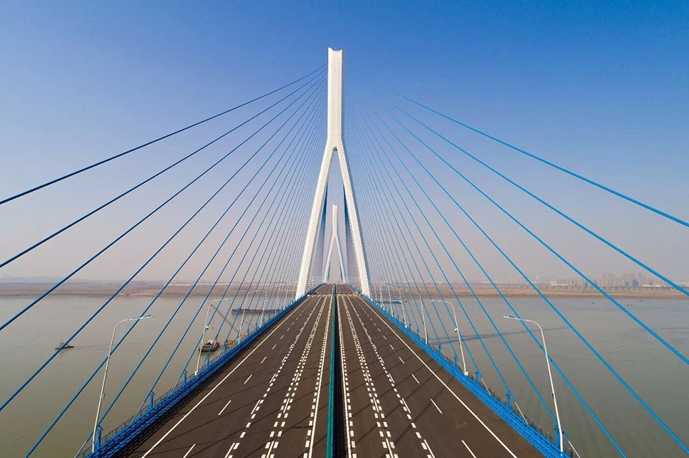 智翔公司承建的武汉沌口大桥铺装项目获业主肯定