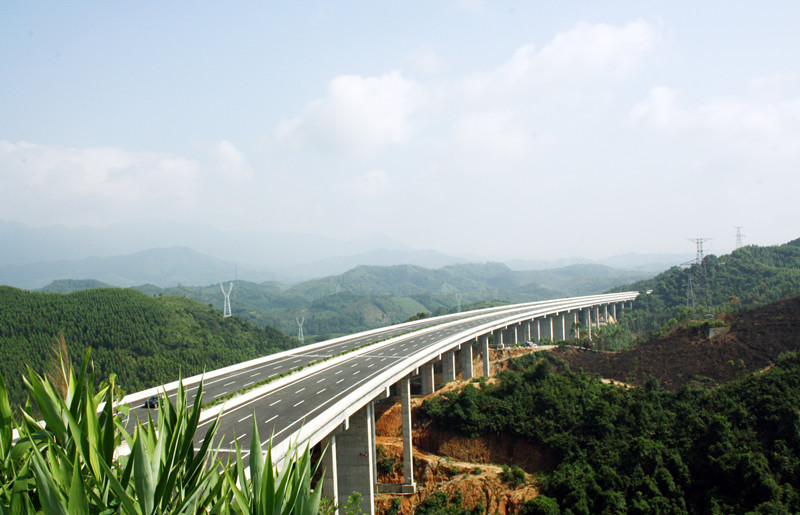 2广乐高速公路_副本.jpg