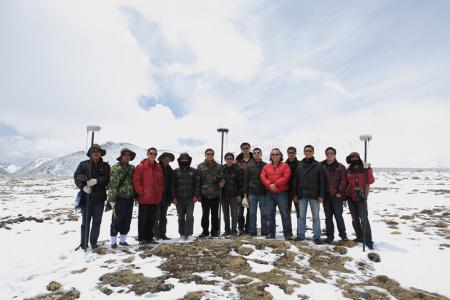 西藏交通建设纪实：神笔绘蓝图 天路在世界屋脊伸延