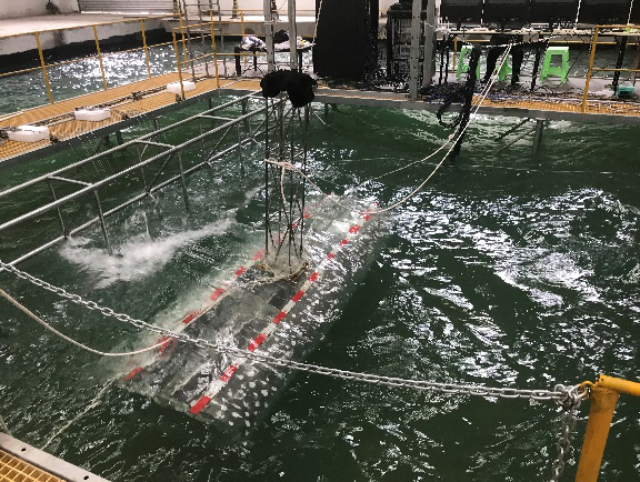 波流耦合悬浮隧道模型试验