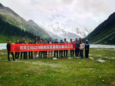 新疆交通建设纪实▕  天山脚下拓路人