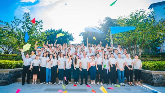 刘伟为2023年“明志班”新员工讲授“开班第一课”