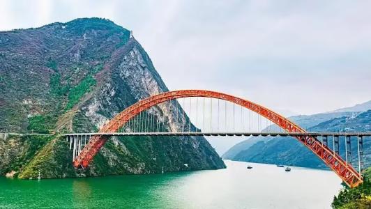 巫山长江大桥加固维修怎样独步创新